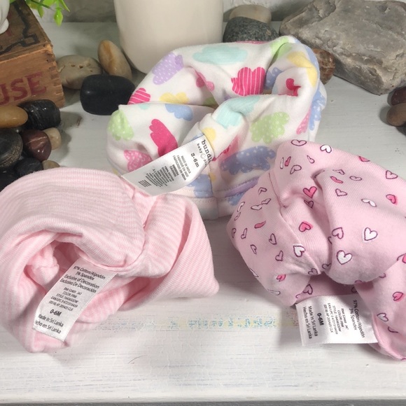 Newborn Infant Hats Bundles Baby Place Set of 3 Beanie Style Baby Hats NWOT - Picture 7 of 13